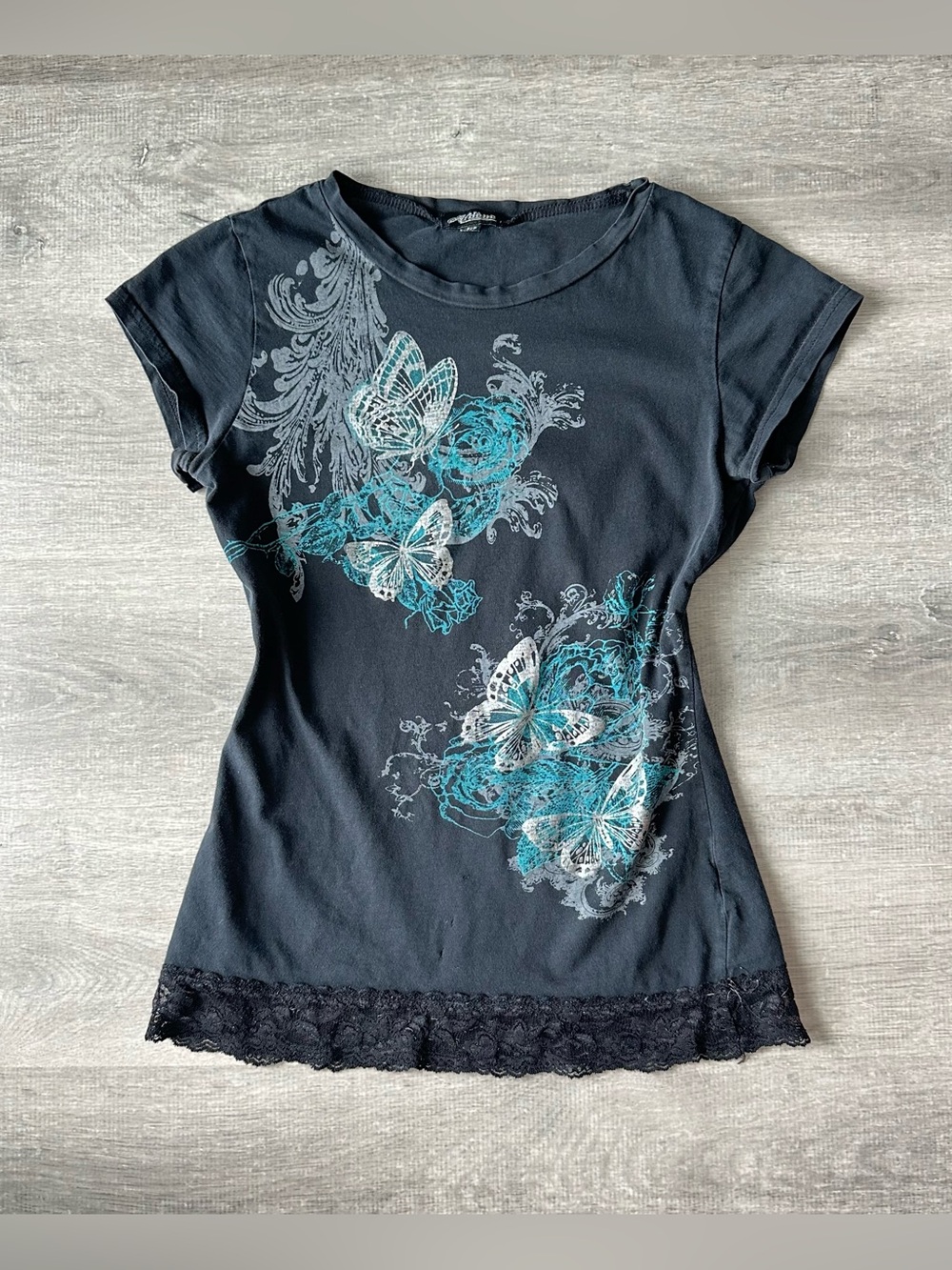 Y2K Black Short-Sleeve Butterfly Graphic Tee with Lace Trim